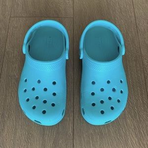 💙 Crocs Kid Classic Clog.